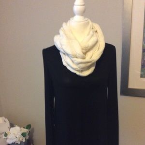 white cable knit infinity scarf